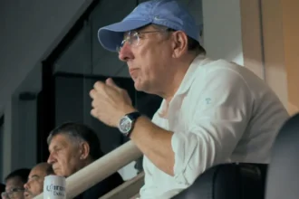 Justiça do Rio nega liminar de John Textor em processo de controle da SAF Botafogo