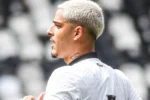 Botafogo oficializa rescisão contratual com o lateral JP Galvão