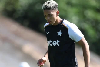 Botafogo se livra de punição da Fifa por Jordan Barrera e tenta quitar última pendência