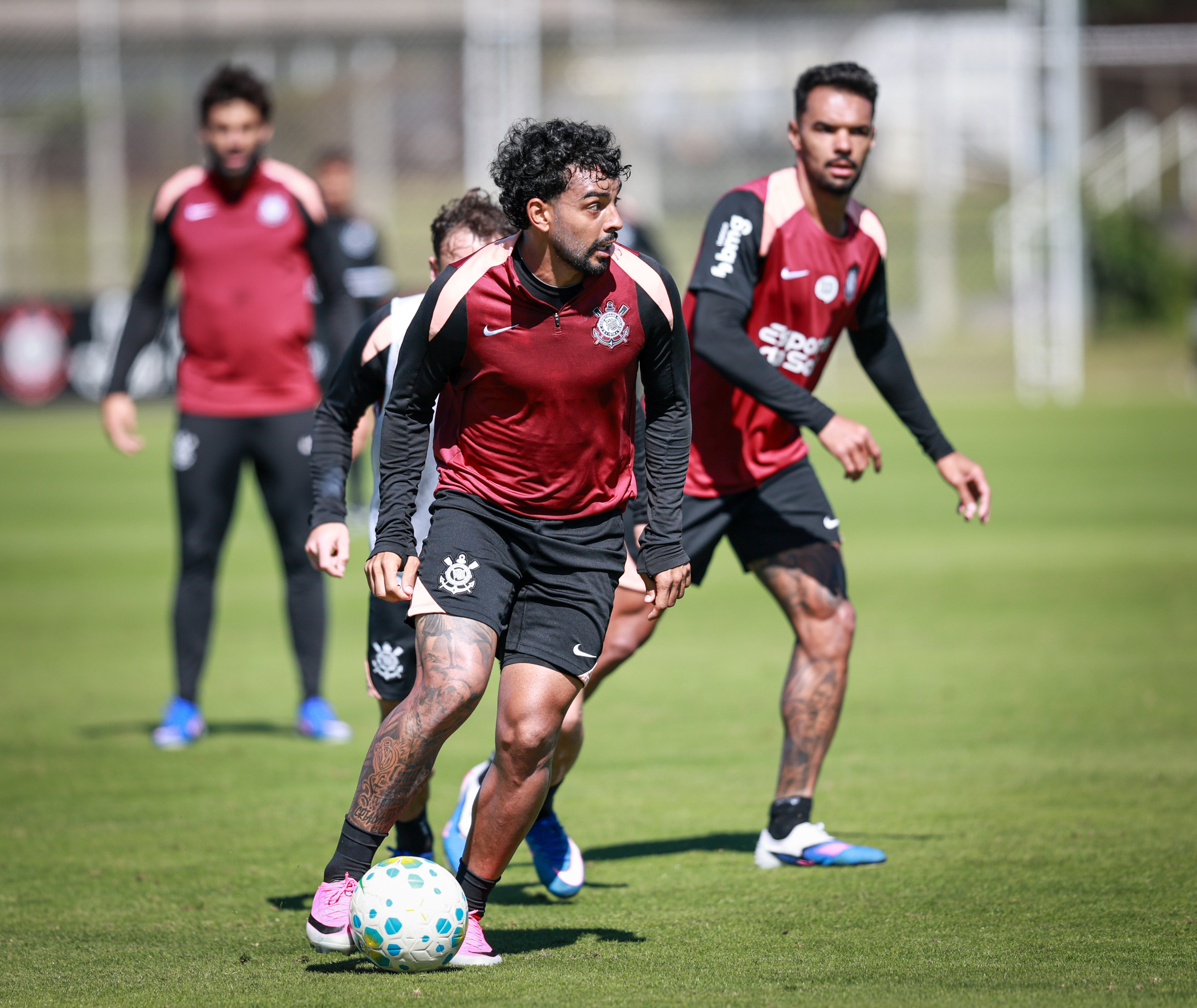 Corinthians intensifica preparação física em treino realizado nesta quarta-feira