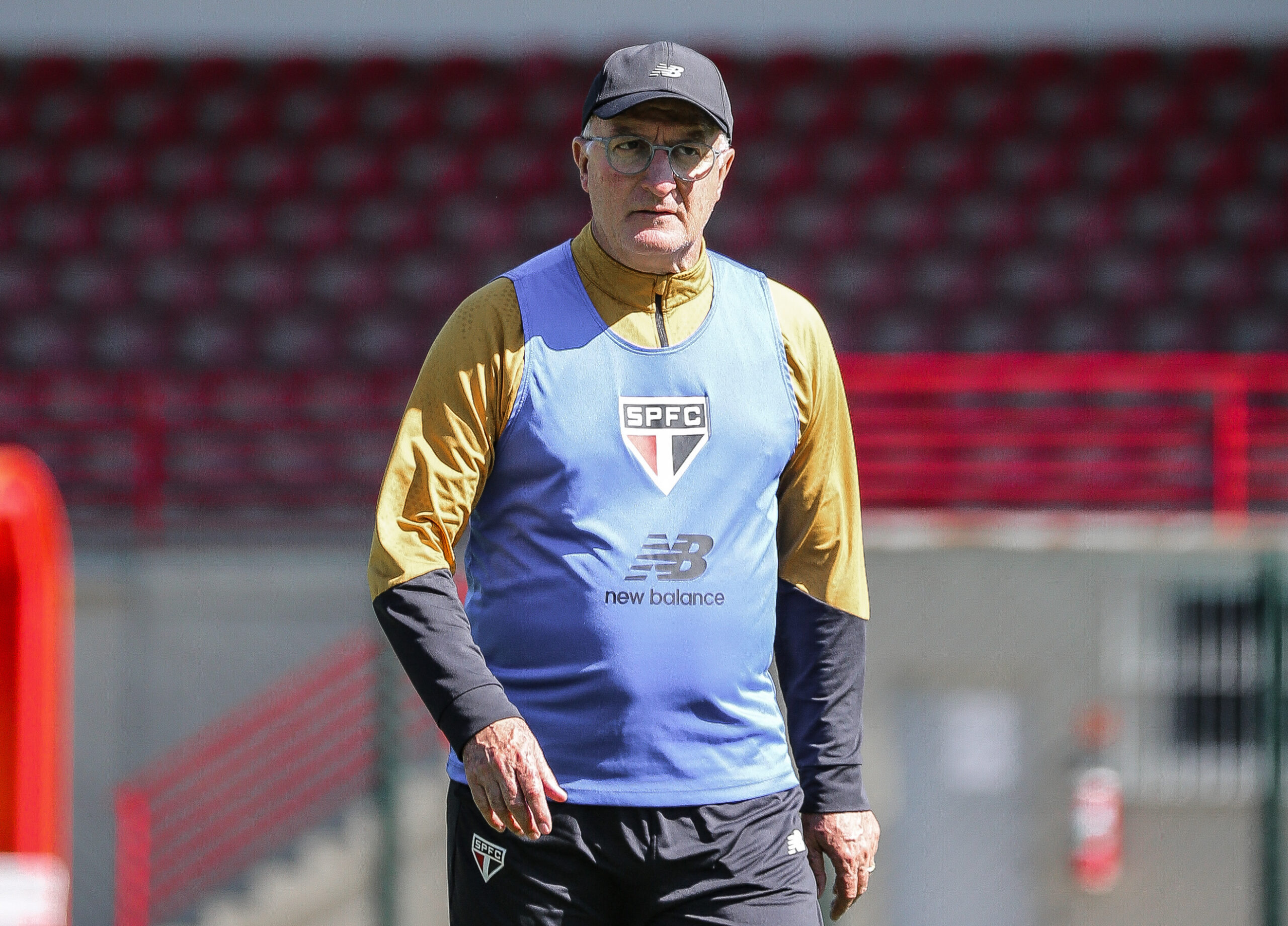 Dorival Júnior comanda atividade tática no São Paulo visando próximos desafios