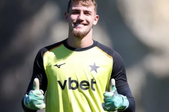 Léo Linck assume titularidade no Botafogo para confronto contra o Santos