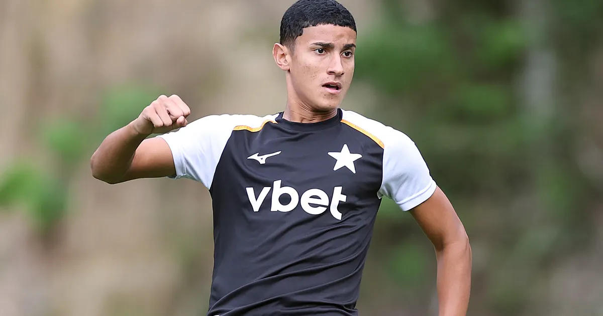 Victor Hugo ganha chance no profissional do Botafogo para duelo contra o Santos