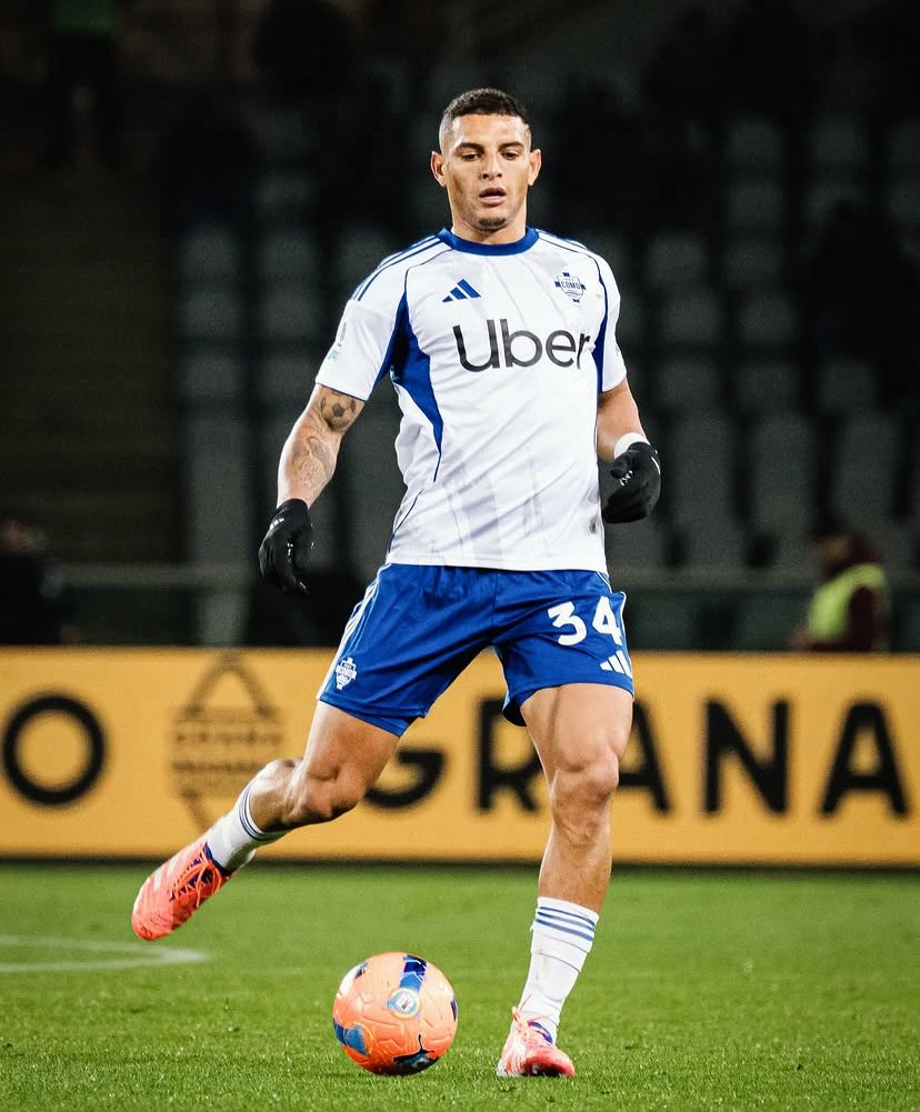 Vasco avalia contratação de Diego Carlos para reforçar sistema defensivo