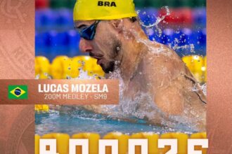 Nadador Lucas Mozela celebra bronze nos Jogos Parasul-americanos de Valledupar