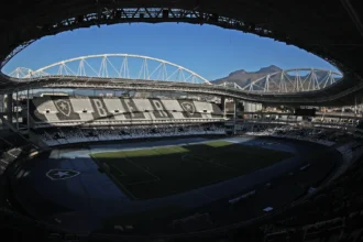 Botafogo retorna ao Campeonato Brasileiro contra Santos com elenco renovado e desafios