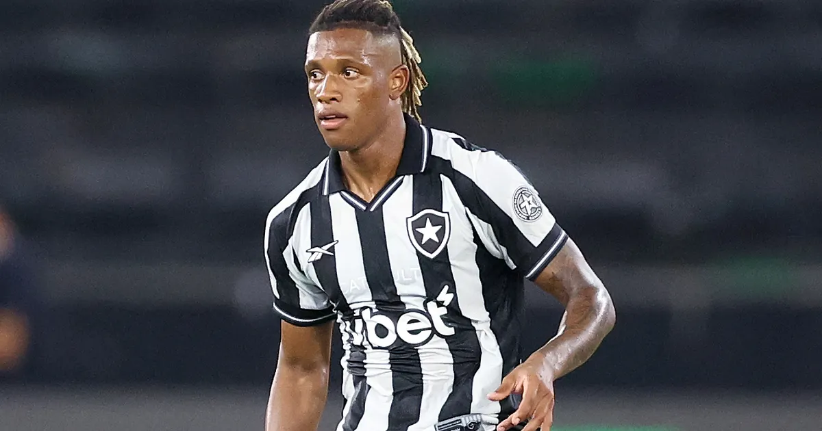 Zenit formaliza proposta de cinco anos para contratar Danilo do Botafogo