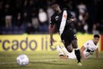 Vasco recusa propostas por Marino Hinestroza e planeja sequência do atacante