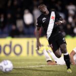 Vasco recusa propostas por Marino Hinestroza e planeja sequência do atacante