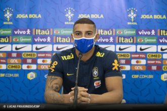 Vasco inicia sondagem por zagueiro Diego Carlos mas enfrenta obstáculos financeiros