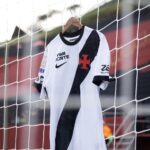 Vasco define uniforme branco para o confronto decisivo contra o Vitória