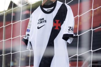 Vasco define uniforme branco para o confronto decisivo contra o Vitória