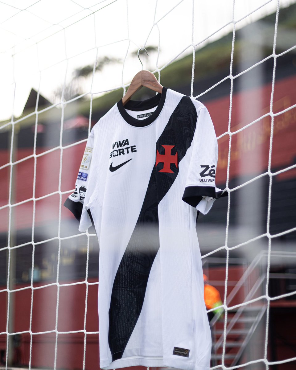 Vasco define uniforme branco para o confronto decisivo contra o Vitória