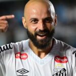 Cuca promove mudanças no ataque do Santos para duelo contra o Botafogo