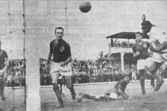 Inteligência artificial recria o lendário gol de Pelé na rua Javari