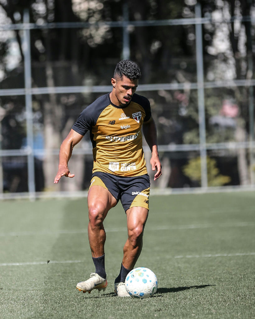 São Paulo intensifica preparação física em treino no CT da Barra Funda