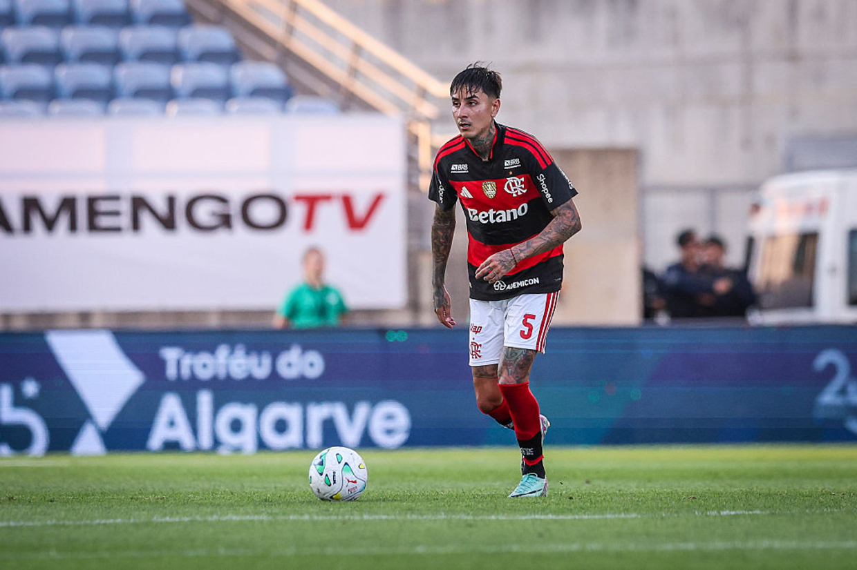 Pulgar atrai interesse de clubes estrangeiros e futuro no Flamengo gera incertezas