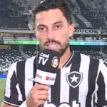 Alex Telles defende legado do Botafogo e prioriza renovação contratual