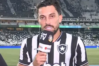 Alex Telles defende legado do Botafogo e prioriza renovação contratual