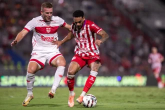 CRB vence Náutico com gol decisivo no fim e ganha fôlego na Série B