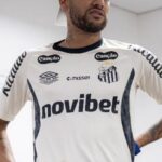 Neymar retorna ao Santos e Cuca avalia condições físicas do craque