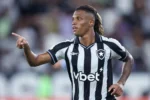 Botafogo mantém Danilo nos planos enquanto Palmeiras monitora situação do volante