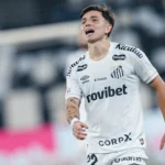 Falhas pontuais do Santos anulam boa atuação e resultam em derrota para o Botafogo