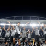 Botafogo supera o Santos no Nilton Santos e ganha fôlego na tabela do Brasileirão