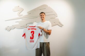 Maxime Estève reforça defesa do RB Leipzig com contrato de cinco anos