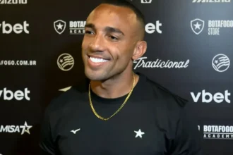 Marçal repercute vitória do Botafogo e compara partida a clássico mundial