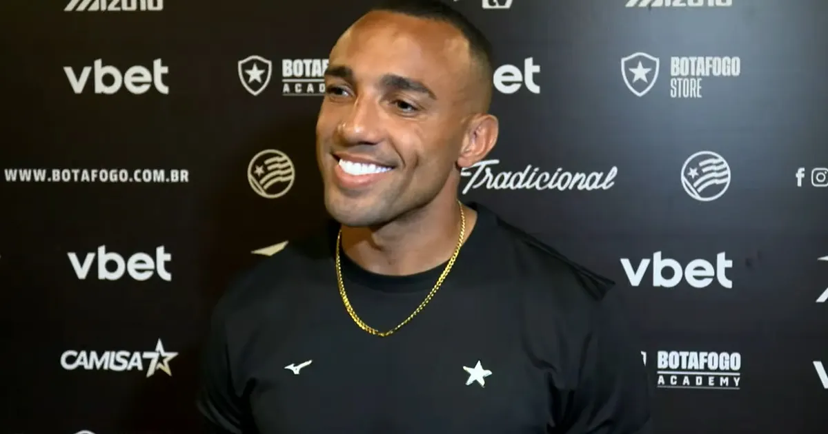 Marçal repercute vitória do Botafogo e compara partida a clássico mundial