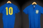 Camisa histórica de Pelé na Copa de 1958 é arrematada por 25 milhões de reais