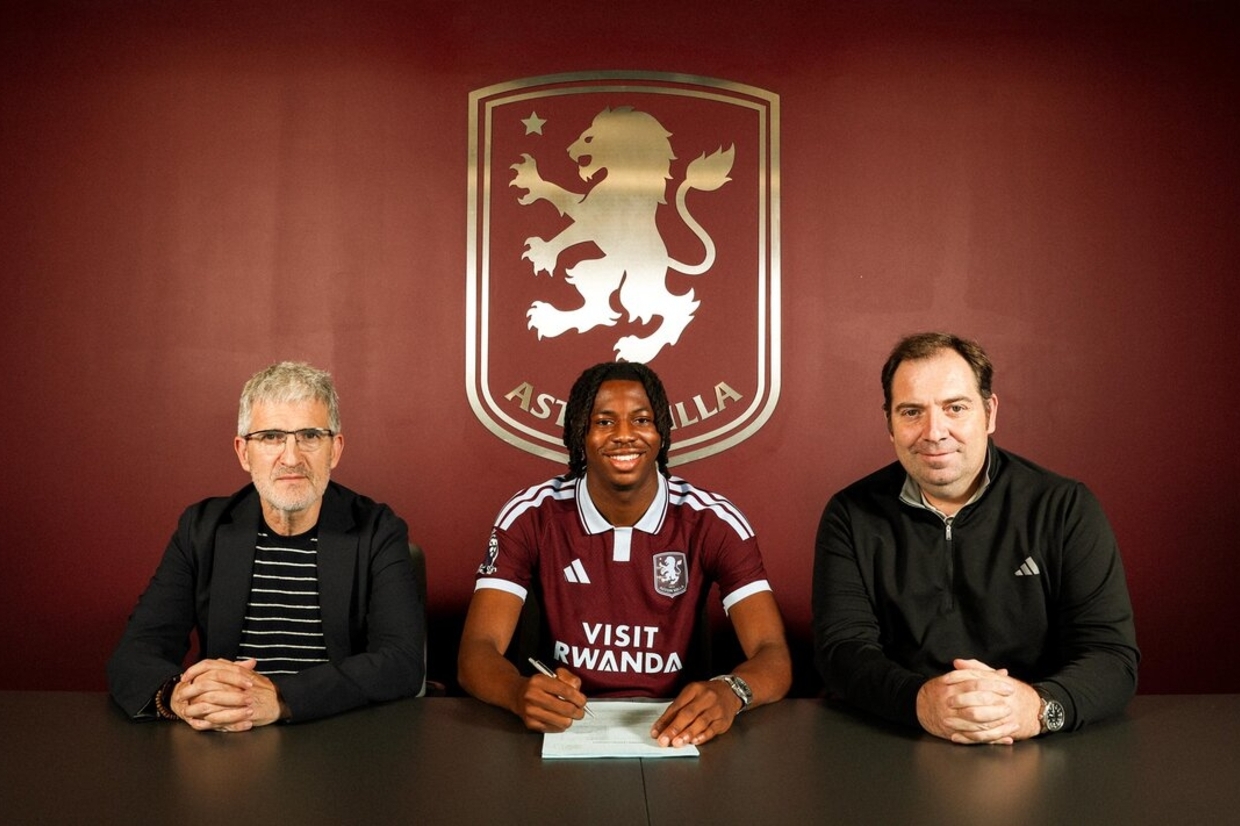 Aston Villa assegura Johan Manzambi em contratação que surpreende rivais da Premier League