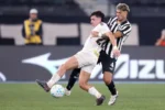 Mateo Ponte celebra marca de 100 jogos pelo Botafogo com vitória sobre o Santos