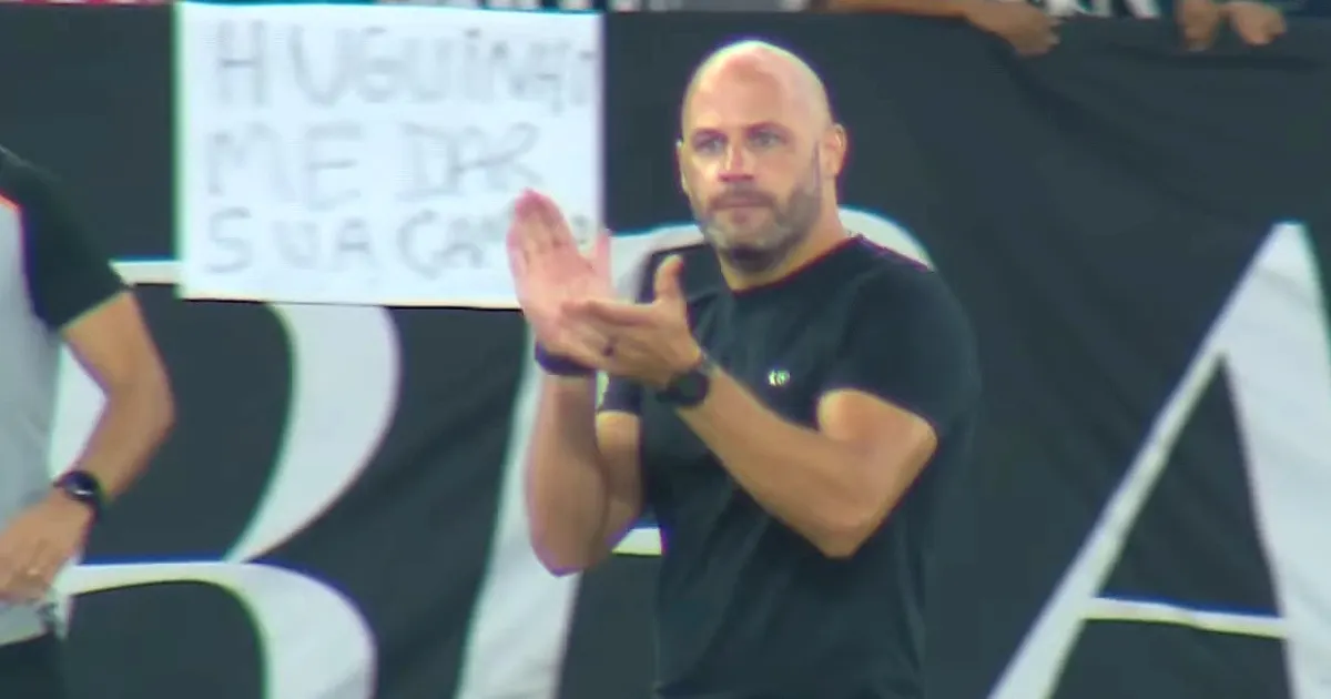 Franclim Carvalho detalha ajustes táticos e desempenho do Botafogo após vitória