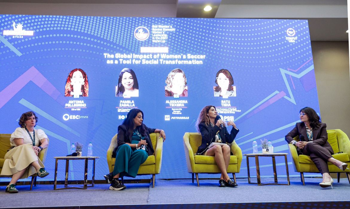 Copa do Mundo Feminina de 2027 ganha protagonismo em conferência de futebol nos EUA