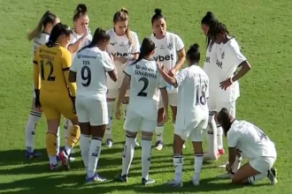 Botafogo amarga lanterna do Brasileirão Feminino após derrota para o Vitória
