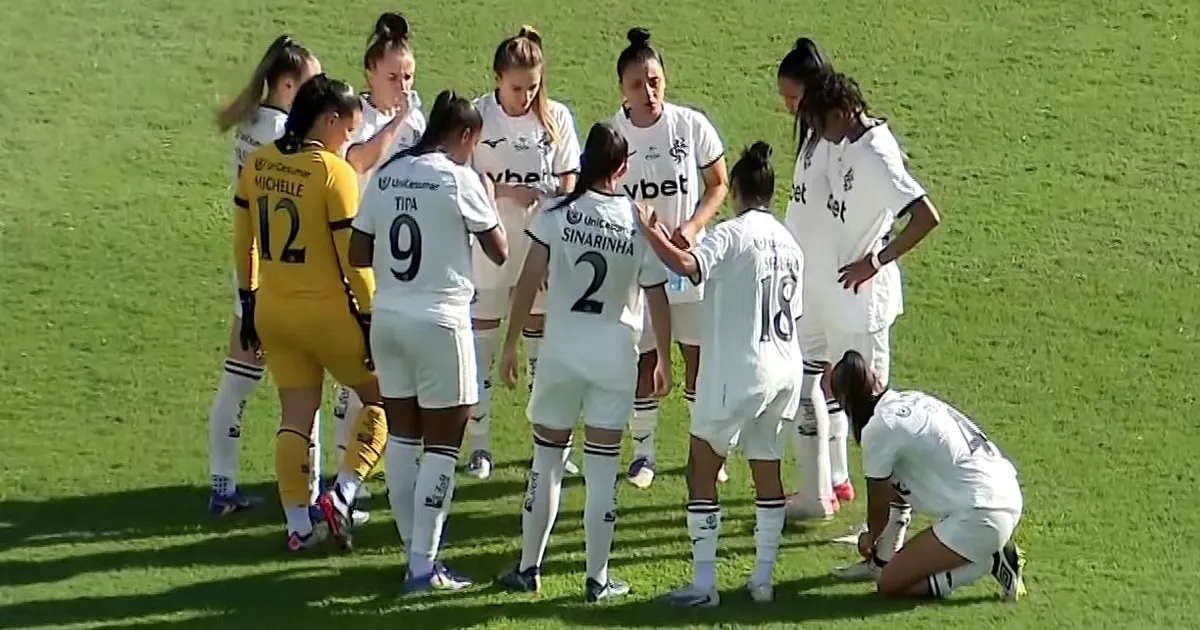 Botafogo amarga lanterna do Brasileirão Feminino após derrota para o Vitória