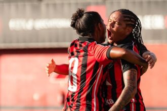 Vitória supera Botafogo no Barradão e respira no Brasileirão Feminino