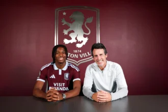 Aston Villa oficializa contratação recorde de Johan Manzambi