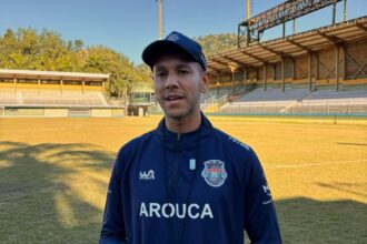 Souza inicia trajetória como técnico no Arouca pela Série B2 do Carioca