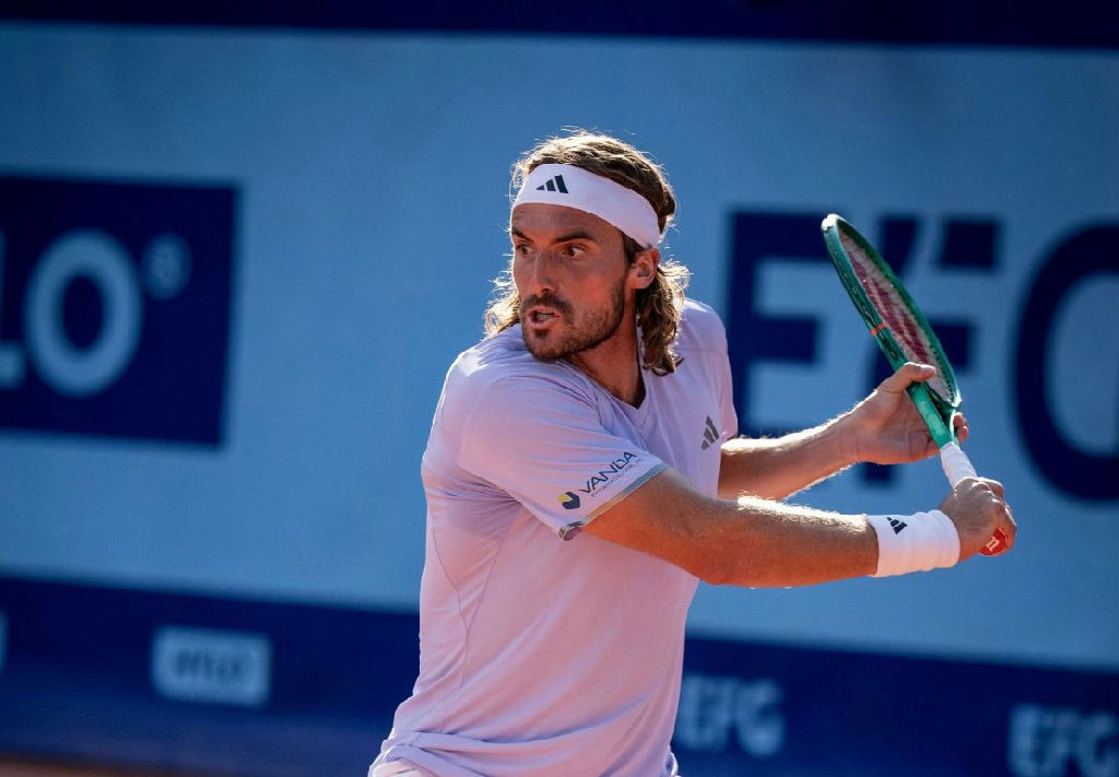 Stefanos Tsitsipas encerra jejum de 16 meses e alcança semifinal em Gstaad