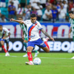 Bahia e Chapecoense medem forças em duelo decisivo no gramado