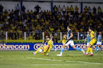 Mirassol e Grêmio protagonizam duelo decisivo no gramado