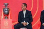 Campeão mundial pela Espanha, Capdevila busca auxílio para viajar à final da Copa