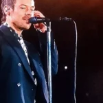 Harry Styles deslumbra em São Paulo com show visual, mas vocal na estreia da turnê divide fãs.