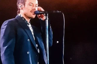 Harry Styles deslumbra em São Paulo com show visual, mas vocal na estreia da turnê divide fãs.