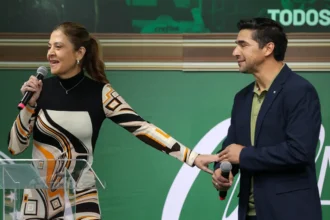 Elenco principal é prioridade para clube em meio a metas financeiras de transferências