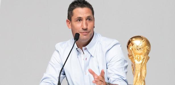 Campeão mundial de 2010, Joan Capdevila tem ESTA negado e clama por ajuda de Donald Trump