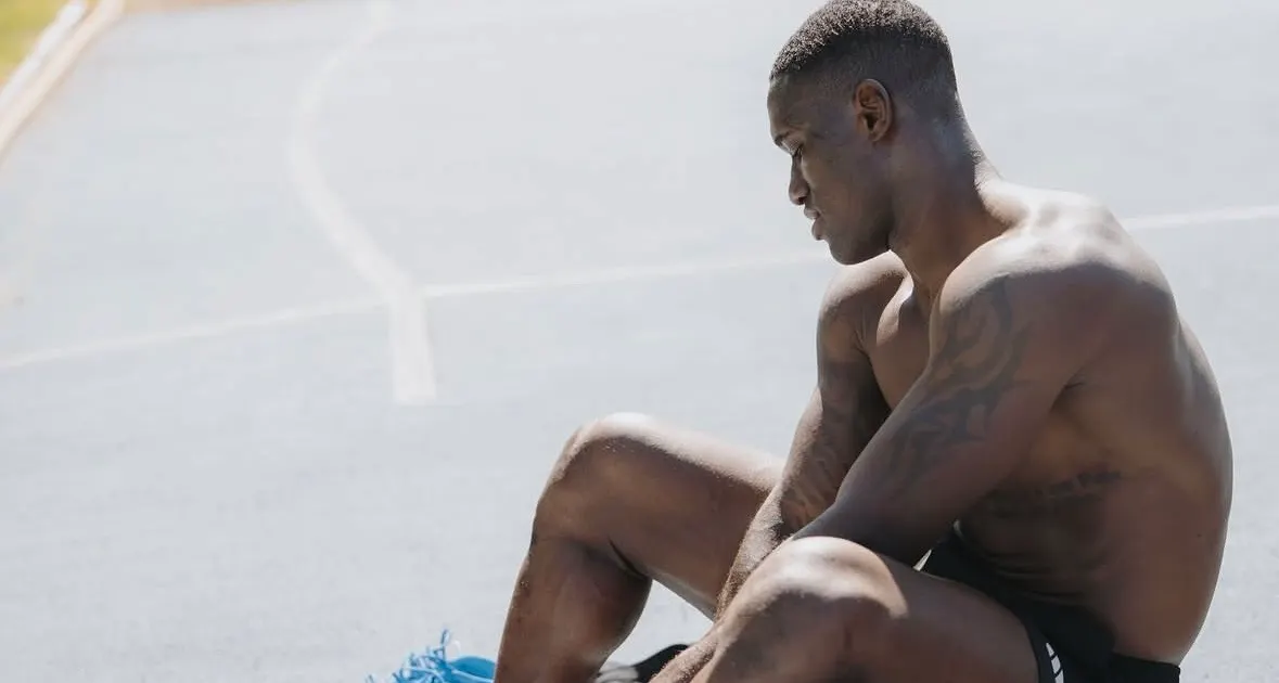 Bastos permanece ausente e Botafogo avalia rescisão de contrato